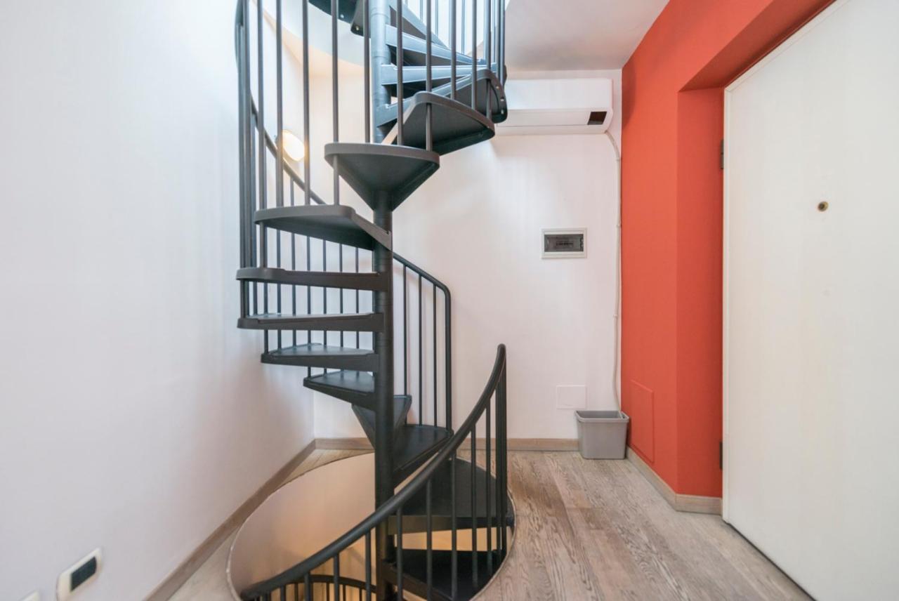 Heart Centre Navigli 3 Levels Apartment